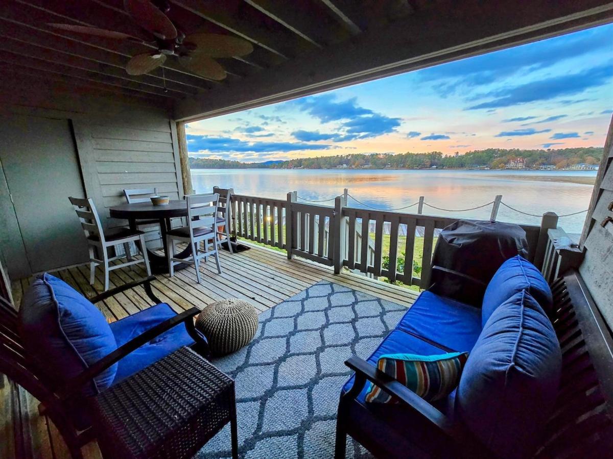Serene Lakefront Retreat Apartamento Red Oak